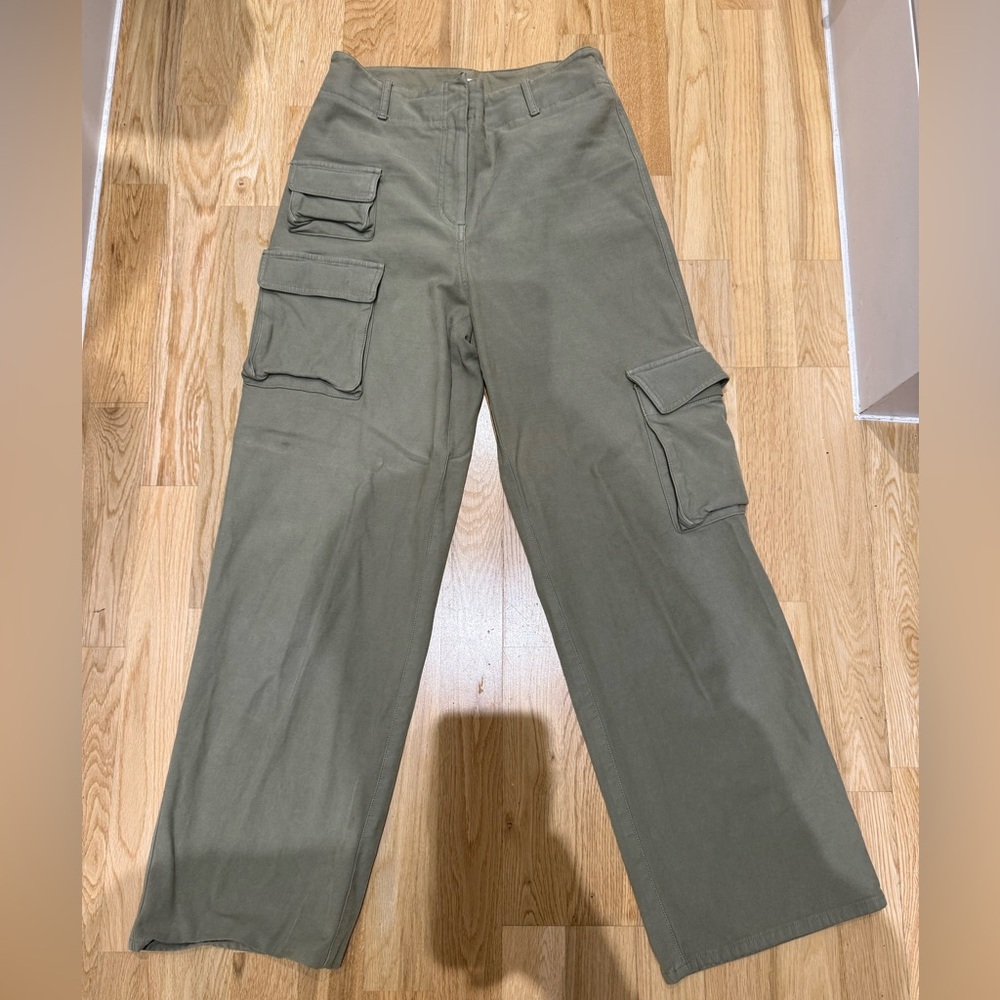 Aritzia Wilfred Free Cargo Pants